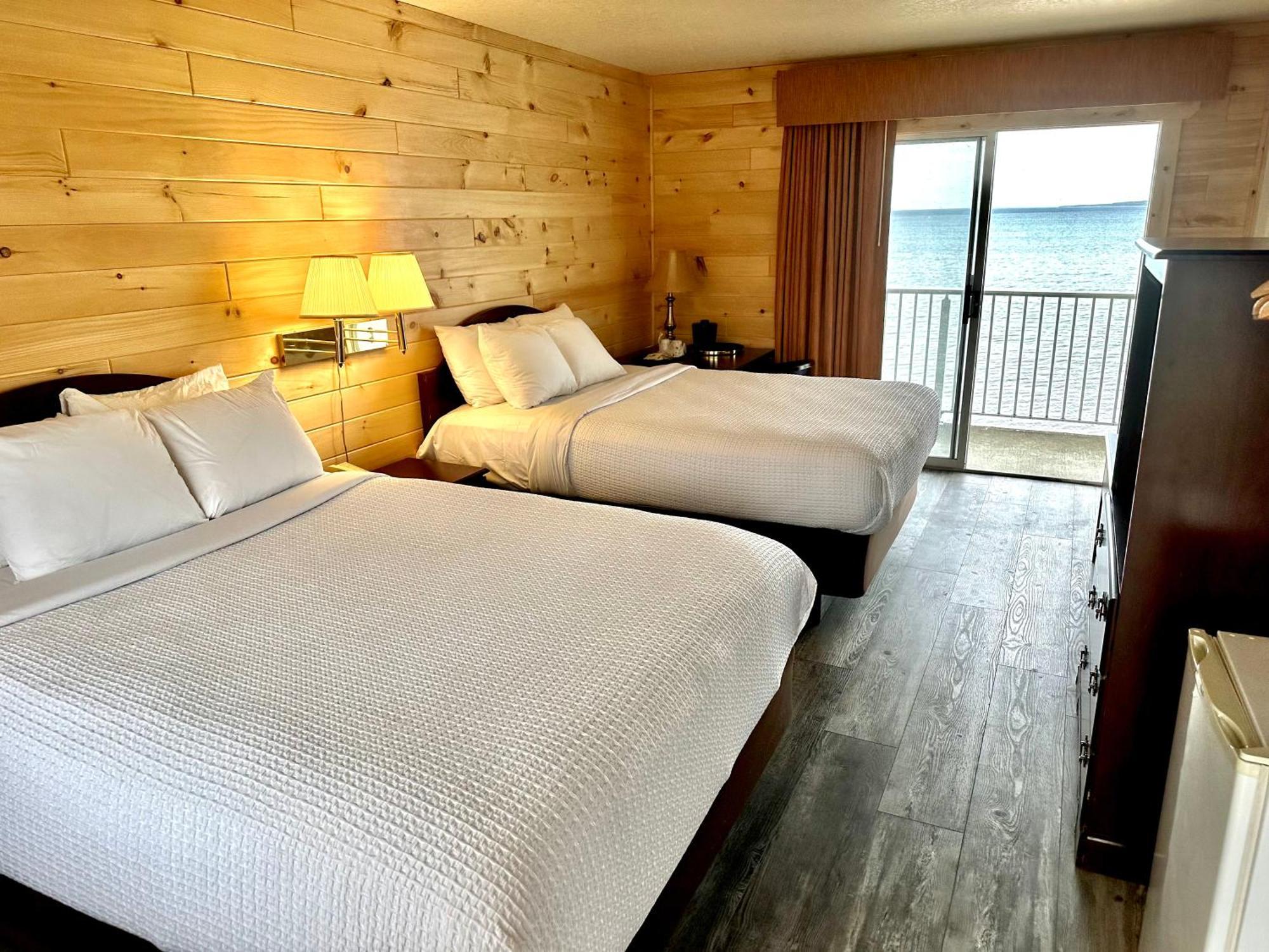 Bridgeview Motel Маккино Сити Экстерьер фото