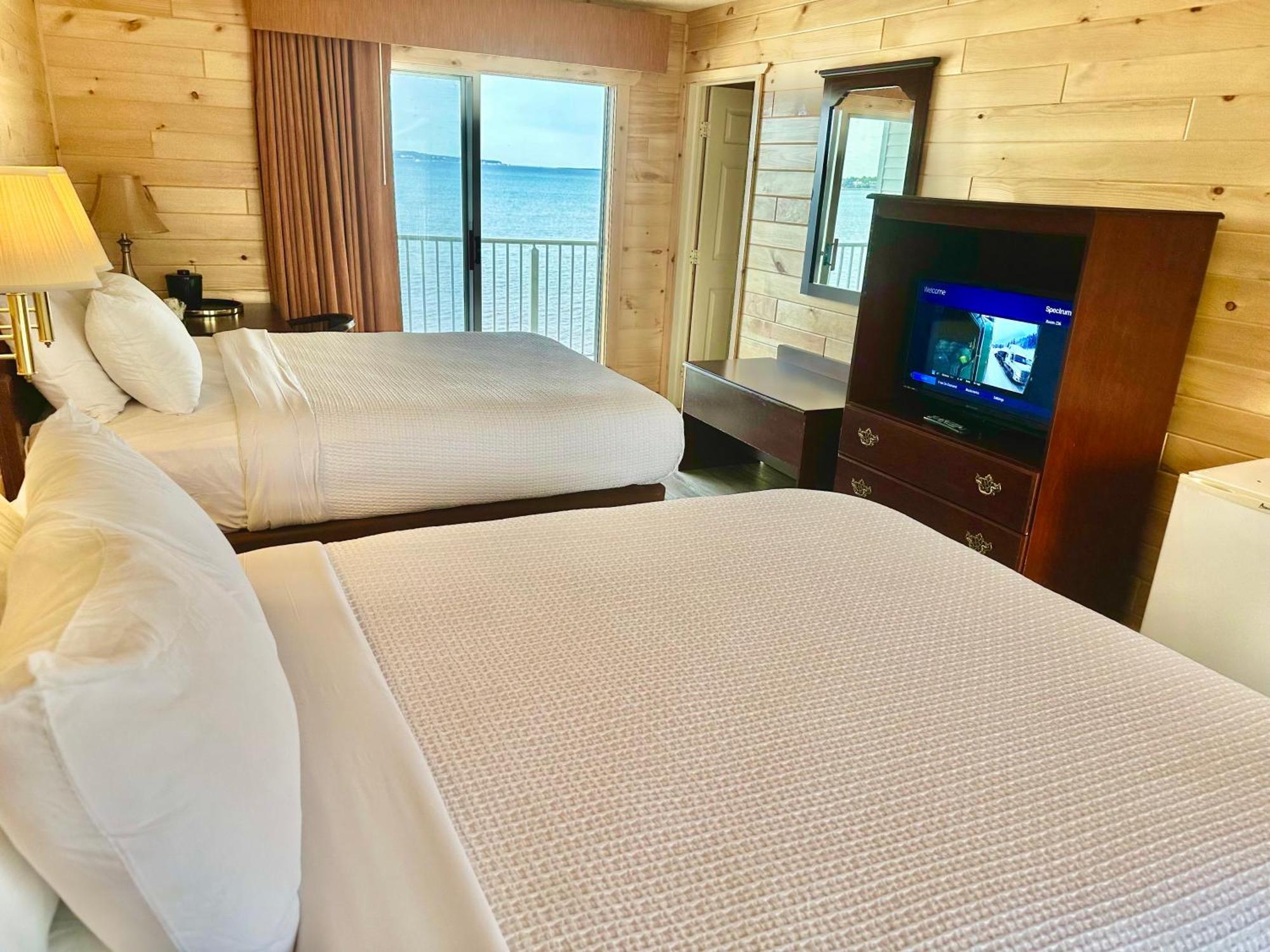 Bridgeview Motel Маккино Сити Экстерьер фото