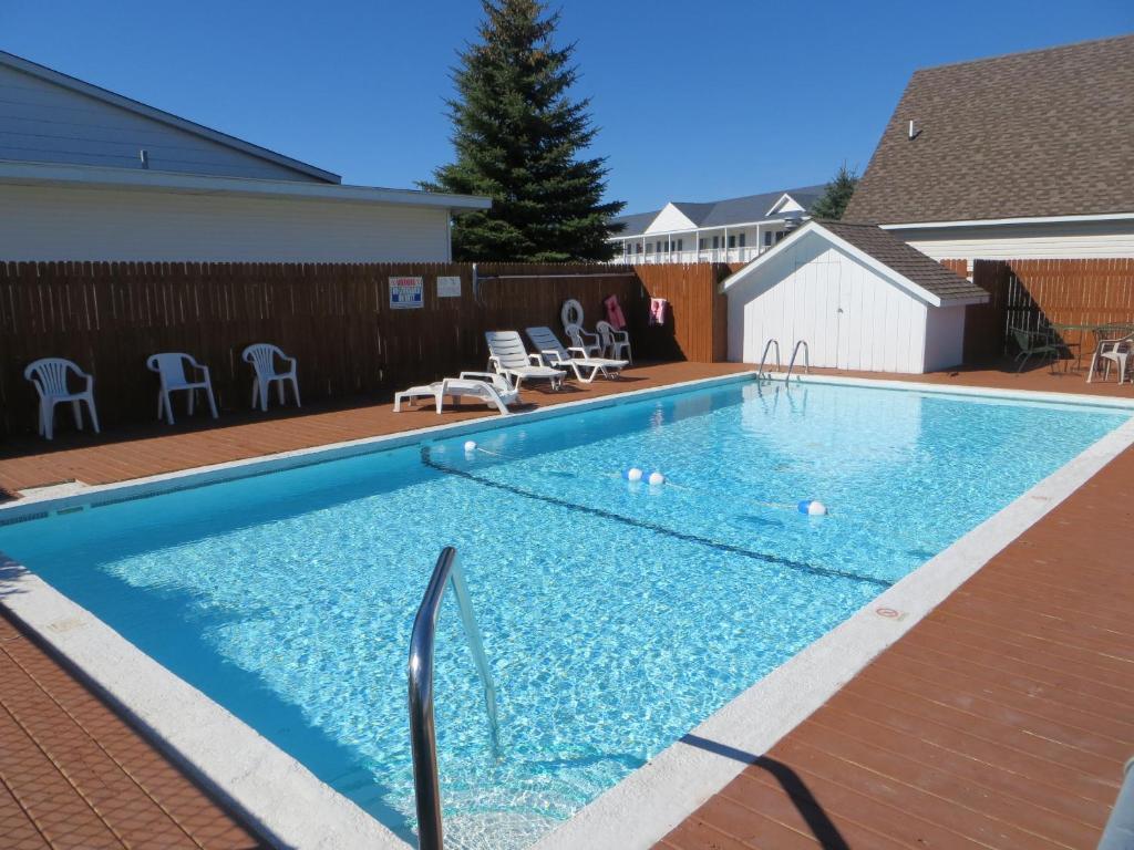 Bridgeview Motel Маккино Сити Экстерьер фото
