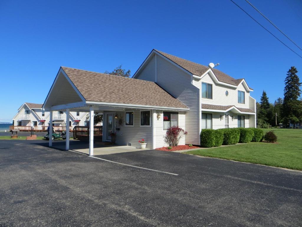 Bridgeview Motel Маккино Сити Экстерьер фото