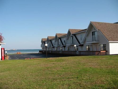 Bridgeview Motel Маккино Сити Экстерьер фото