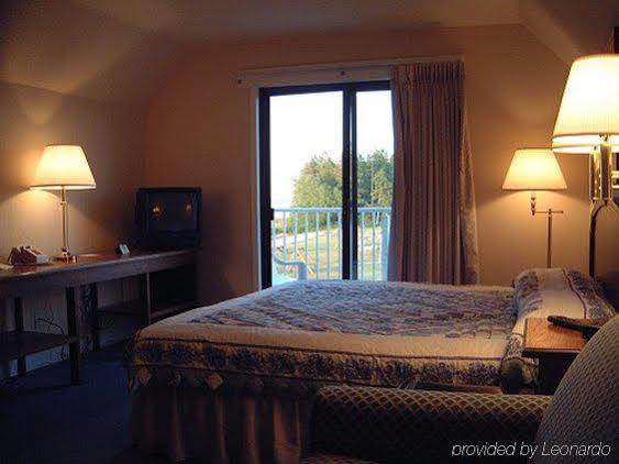 Bridgeview Motel Маккино Сити Номер фото